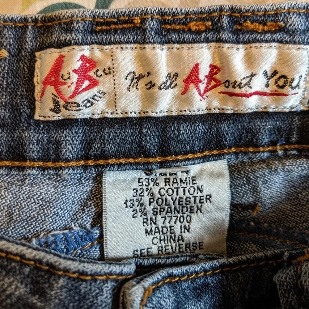 It's All About You Boot Jeans Size 4 - Picture 3 of 8